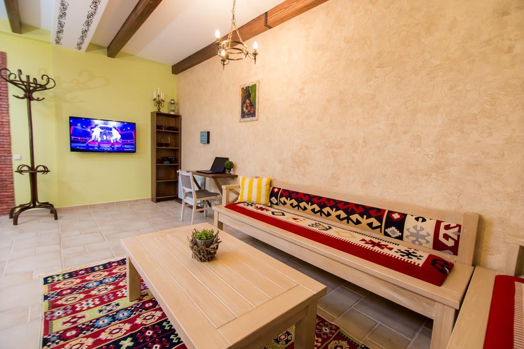 Metekhi'S Galavani Hotel Tbilissi Extérieur photo