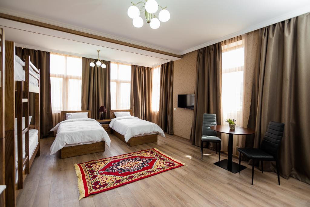 Metekhi'S Galavani Hotel Tbilissi Extérieur photo