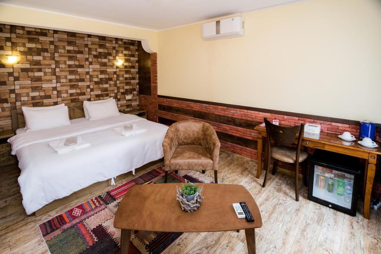 Metekhi'S Galavani Hotel Tbilissi Extérieur photo