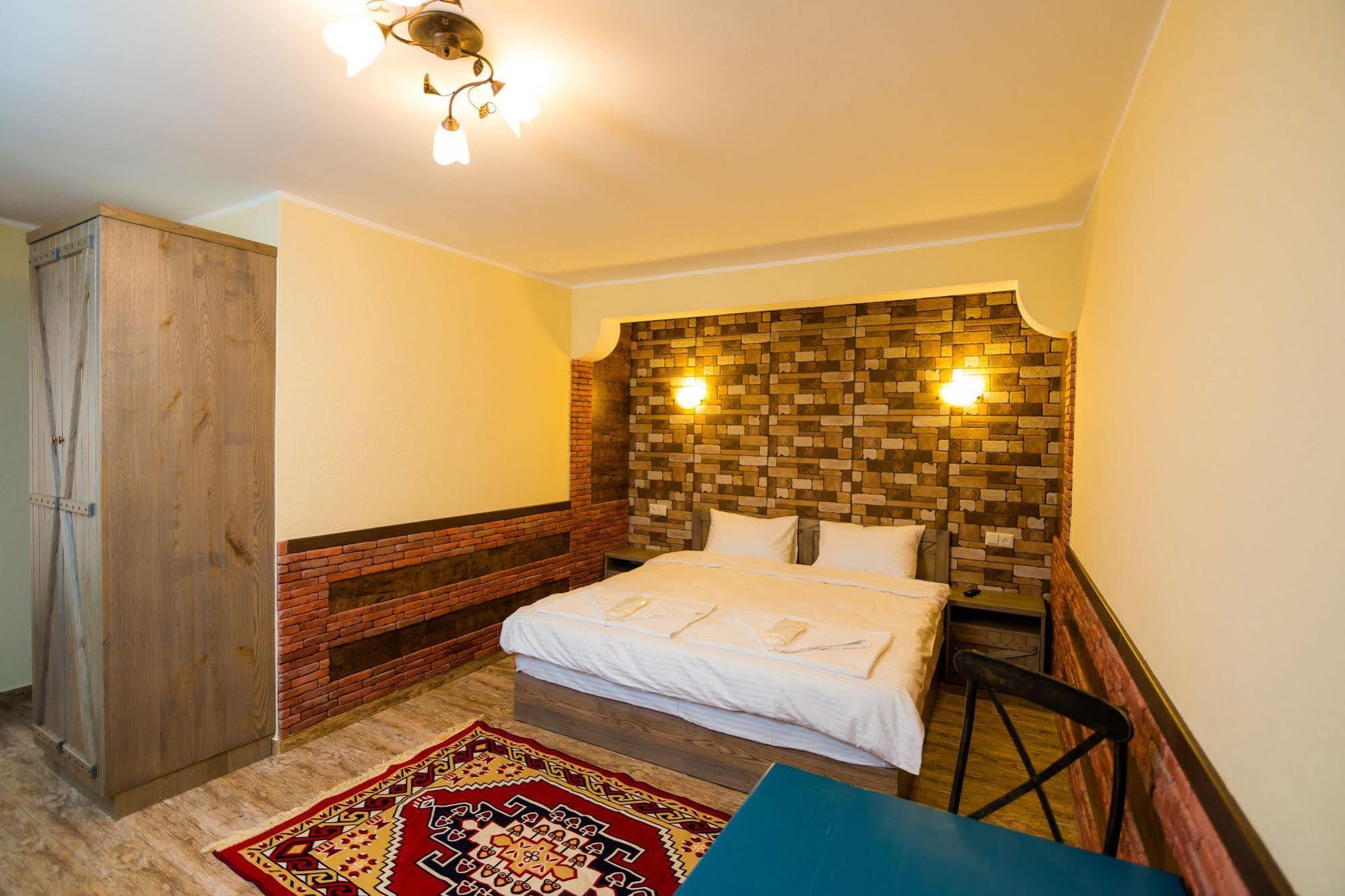 Metekhi'S Galavani Hotel Tbilissi Extérieur photo